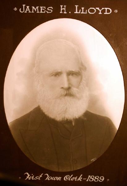 James Lloyd 2028 (Photo: SusanneWhite1953)